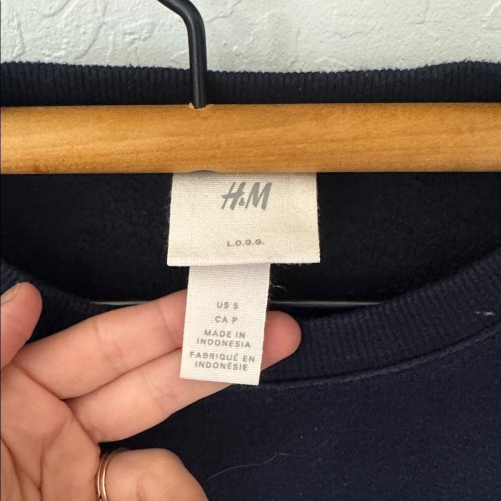 H&M Men’s Small NASA Navy Blue Crewneck Pullover Hoodie - Picture 2 of 6